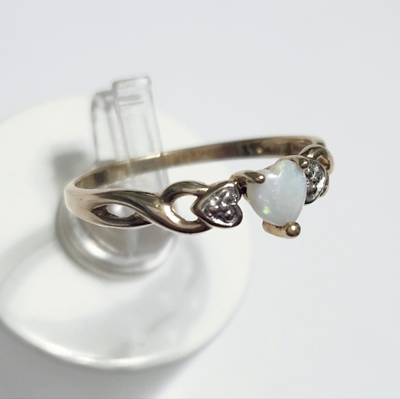 10K Gold Opal Heart ❤️ Ring size 7 - Picture 4 of 11